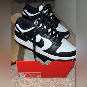 Nike Panda Dunks